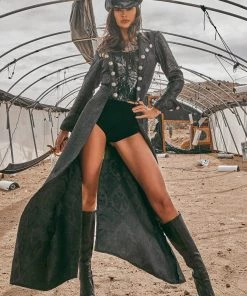 Roma Costume Captivating Pirate Costume